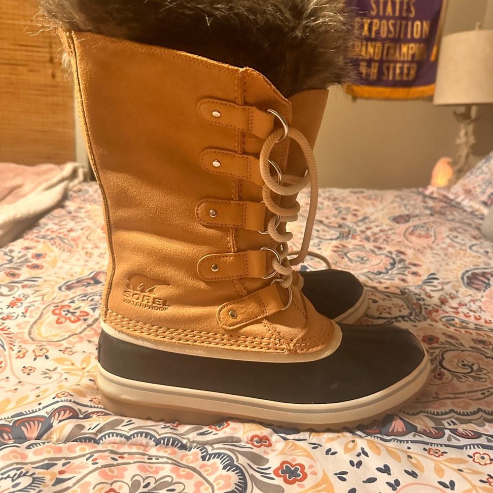 Sorel Waterproof Tan and Black Boots